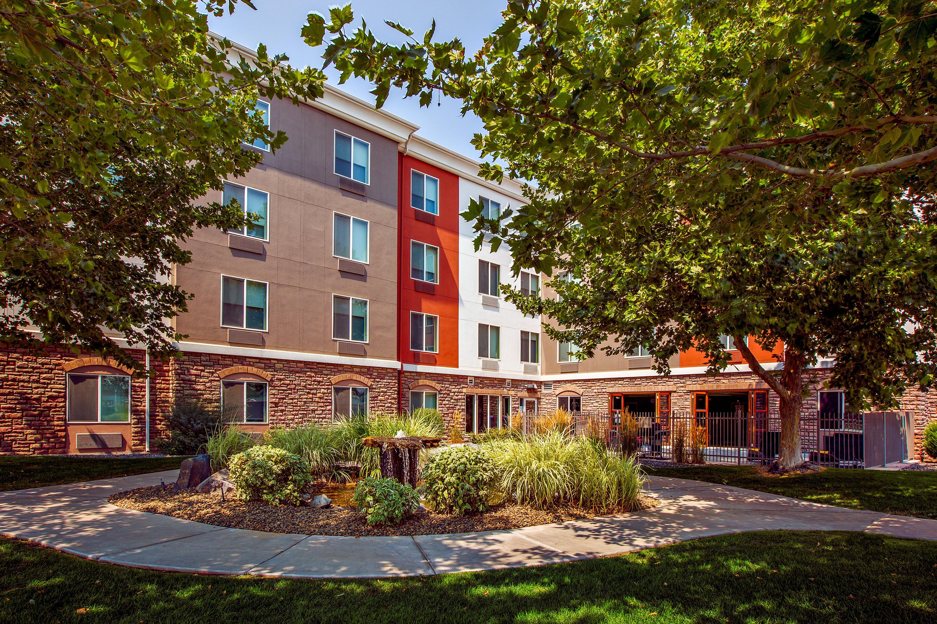 Holiday Inn Express Hotel & Suites Ontario By Ihg Exterior foto