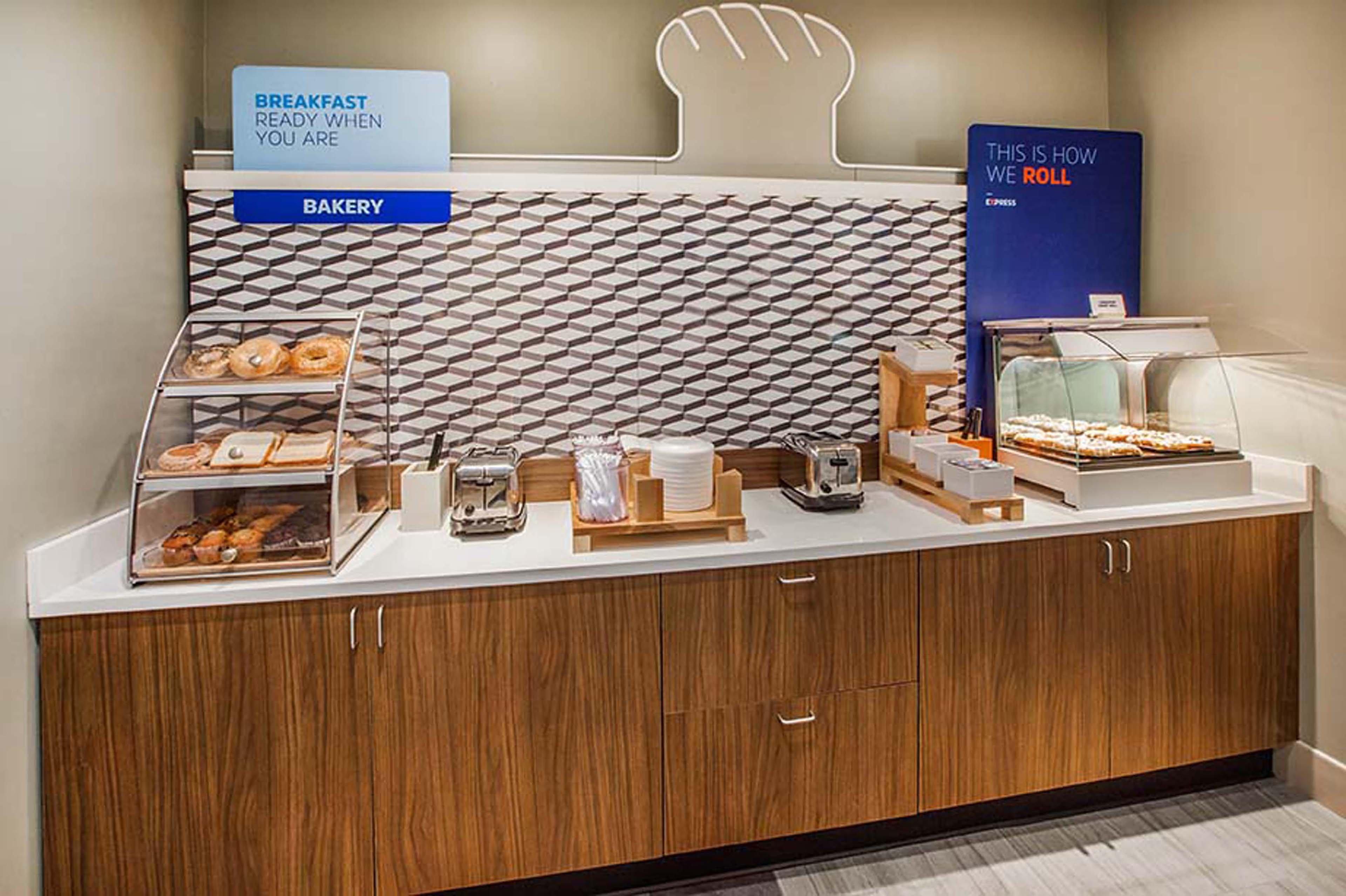 Holiday Inn Express Hotel & Suites Ontario By Ihg Exterior foto