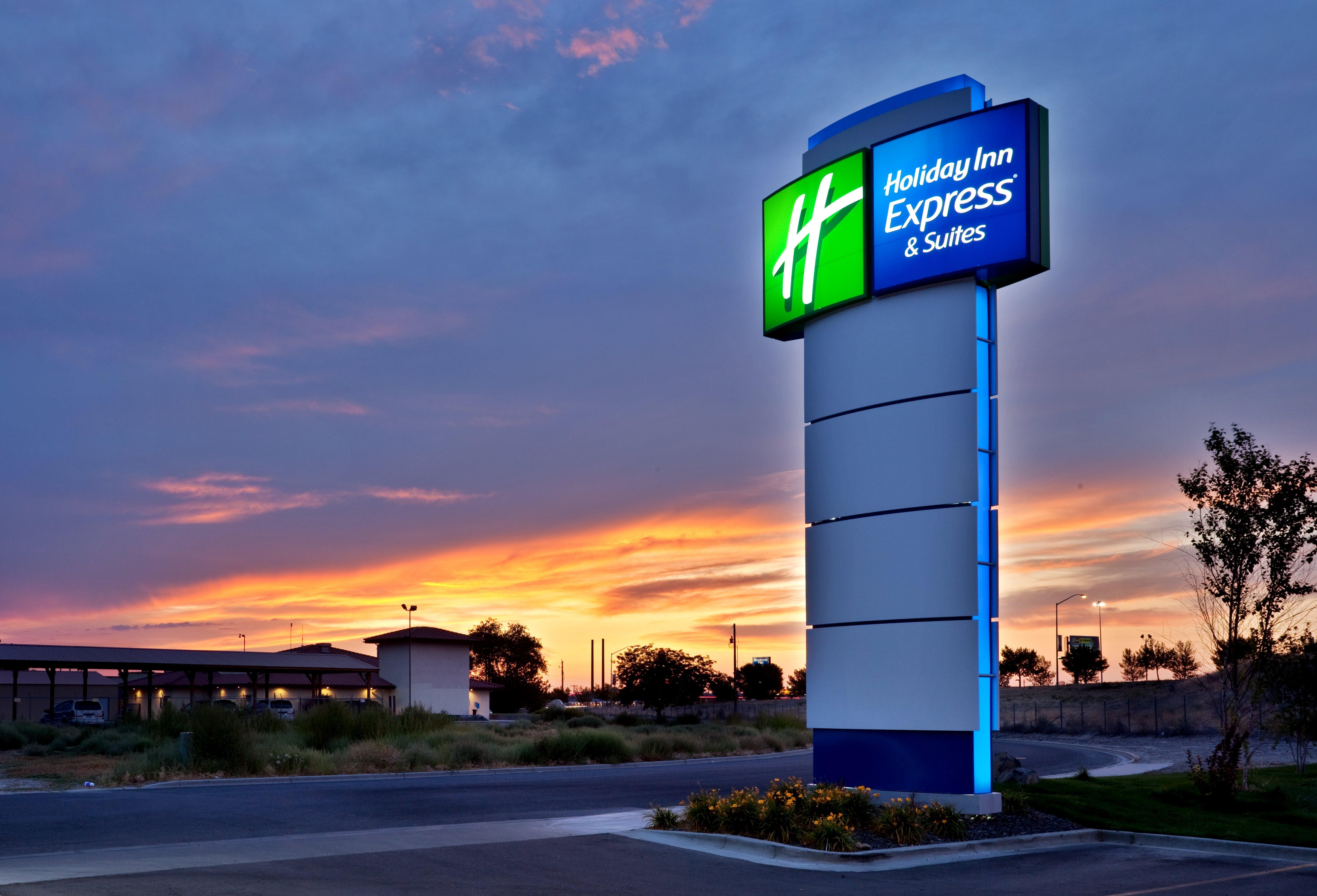 Holiday Inn Express Hotel & Suites Ontario By Ihg Exterior foto