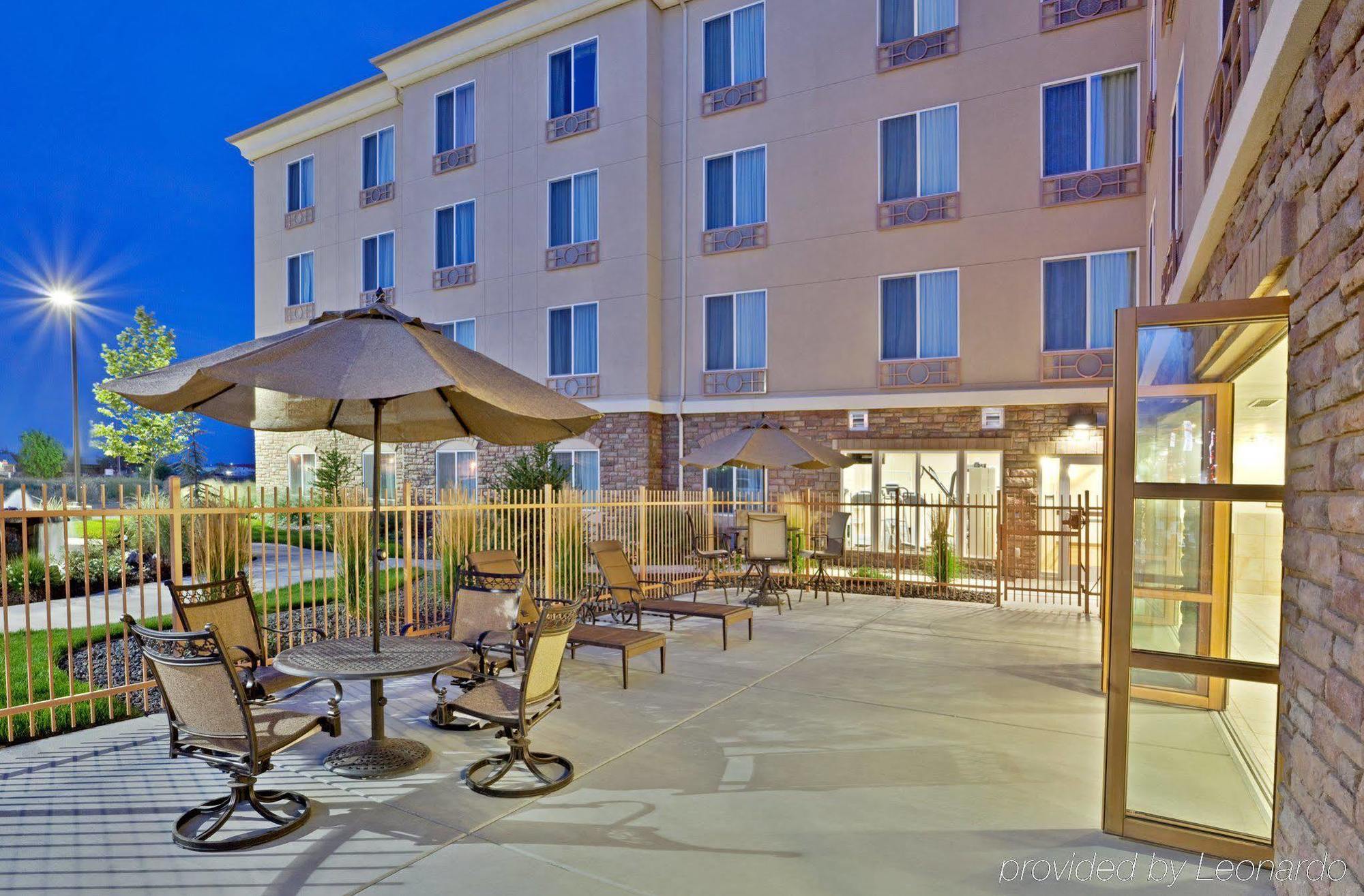 Holiday Inn Express Hotel & Suites Ontario By Ihg Exterior foto